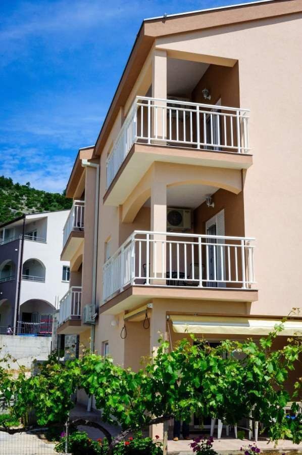 Apartments Ljuba Duba Eksteriør bilde